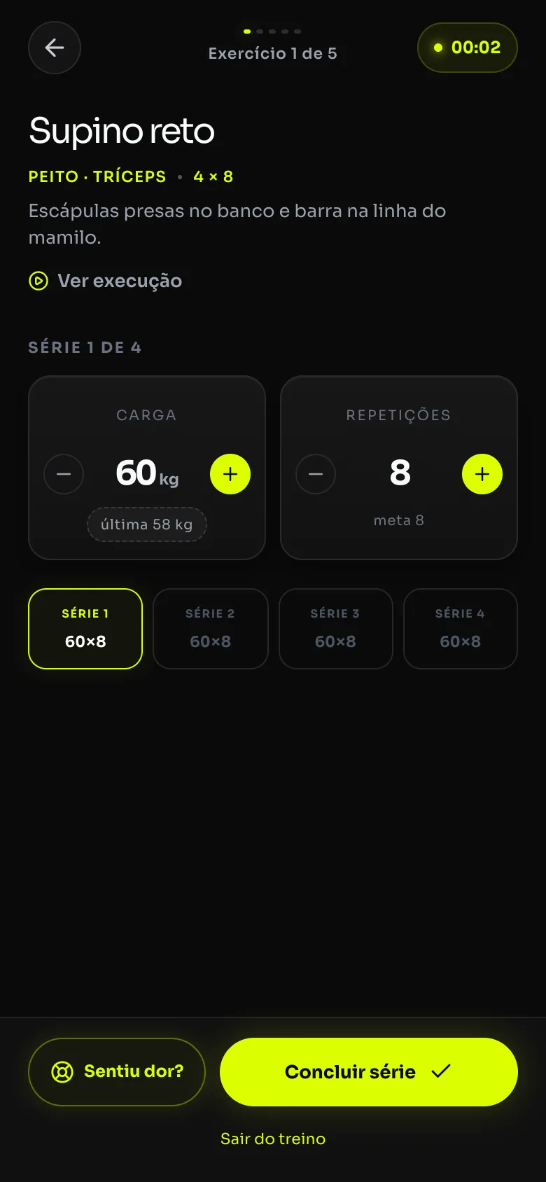 App da Strongy: treino em andamento, supino reto, série 1 de 4, carga 60 kg